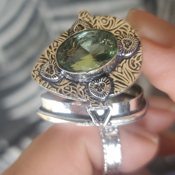 New Tsavorite 925 Silver Hearts Poison Ring. - Picture 15 of 16